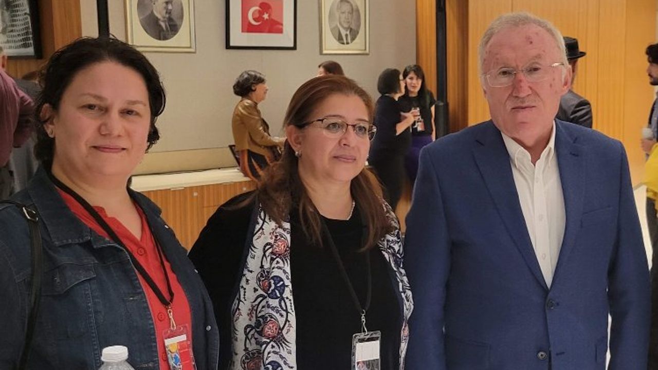 ABD'li sanatçı R. Erkan Akbaş'tan Türkiye'ye destek