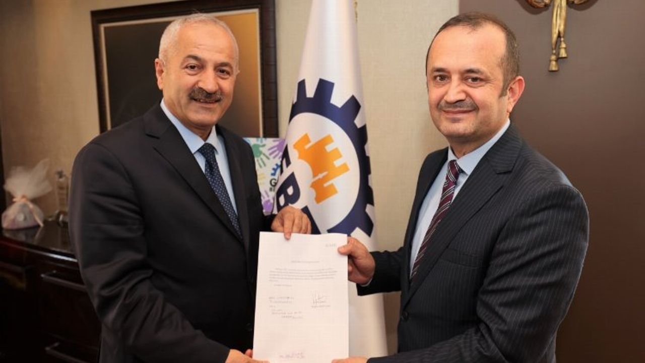 Gebze Meclis Üyesi Yaşar Çakmak milletvekilliği için istifa etti