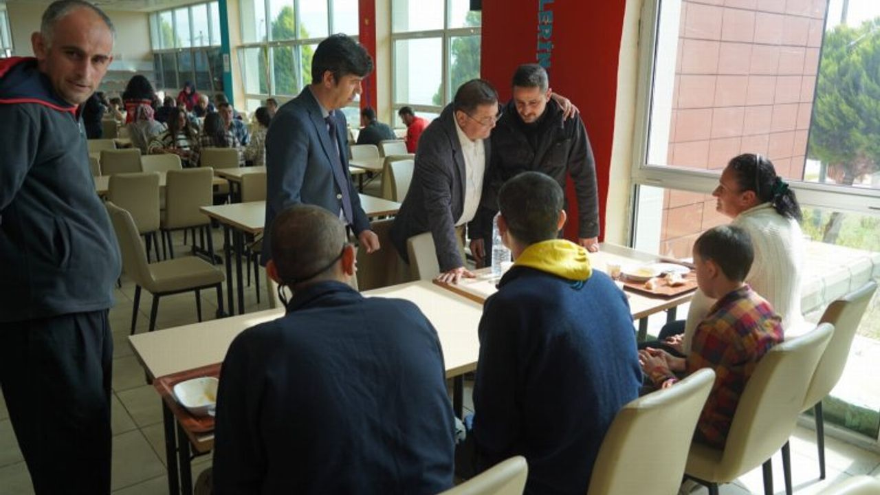 Milas'ta Başkan Tokat'tan depremzedelere ziyaret
