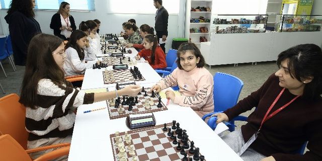 Bursa Yenişehir'de satranç rüzgârı